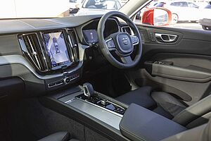 Volvo  XC60 Plus, B5 Mild Hybrid, Petrol