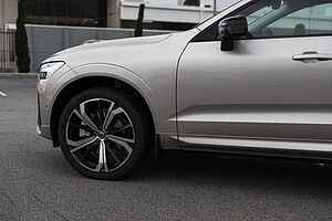 Volvo  XC60 Ultimate, B6 AWD mild hybrid, Petrol, Dark