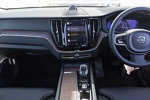 Volvo  XC60 Ultimate, B6 AWD mild hybrid, Petrol, Dark