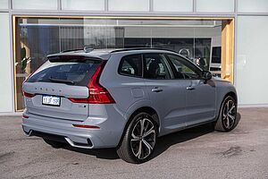 Volvo  XC60 Ultimate, B6 AWD mild hybrid, Petrol, Dark