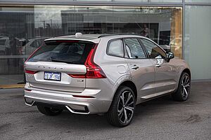 Volvo  XC60 Ultimate, B6 AWD mild hybrid, Petrol, Dark