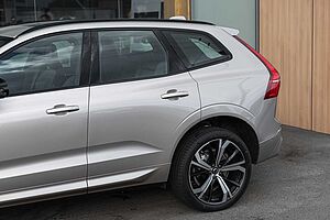 Volvo  XC60 Ultimate, B6 AWD mild hybrid, Petrol, Dark