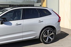 Volvo  XC60 Recharge Ultimate, T8 Plug-in hybrid, Electric/Petrol, Dark