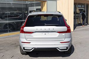 Volvo  XC60 Recharge Ultimate, T8 Plug-in hybrid, Electric/Petrol, Dark