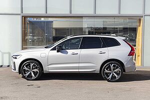 Volvo  XC60 Recharge Ultimate, T8 Plug-in hybrid, Electric/Petrol, Dark