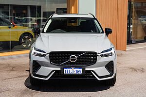 Volvo  UZ MY25 Plus T8 AWD Plug-In Hybrid