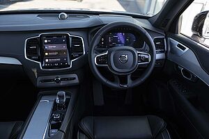 Volvo  XC90 Recharge Ultimate, T8 AWD Plug-in hybrid, Electric/Petrol, Dark, 7 Seats