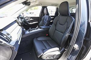 Volvo  XC60 Plus, B5 AWD Mild hybrid, Petrol