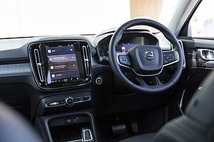 Volvo  XC40 Ultimate, B4 AWD Mild hybrid, Petrol, Bright