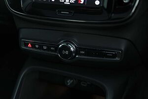Volvo  XC40 Plus, B4 Mild Hybrid, Petrol
