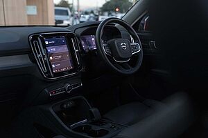 Volvo  XC40 Plus, B4 Mild Hybrid, Petrol