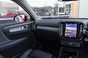 Volvo  XC40 Plus, B4 Mild Hybrid, Petrol