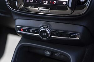 Volvo  XC40 Plus, B4 Mild hybrid, Petrol