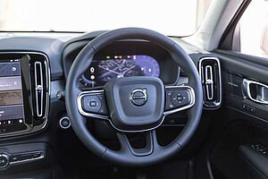 Volvo  XC40 Plus, B4 Mild hybrid, Petrol