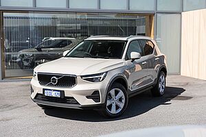 Volvo  XC40 Plus, B4 Mild hybrid, Petrol