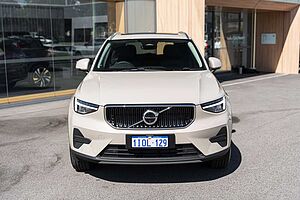 Volvo  XC40 Plus, B4 Mild hybrid, Petrol