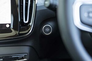 Volvo  XC40 Plus, B4 Mild hybrid, Petrol