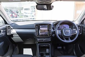 Volvo  XC40 Plus, B4 Mild hybrid, Petrol