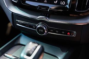 Volvo  XC60 D5 R-Design AWD