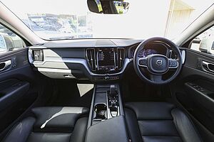 Volvo  XC60 Momentum, B5 mild hybrid