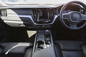 Volvo  XC60 Momentum, B5 mild hybrid