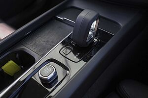 Volvo  XC60 Momentum, B5 mild hybrid