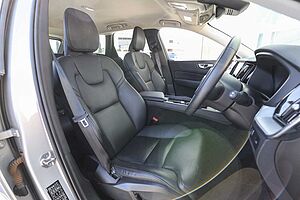 Volvo  XC60 Momentum, B5 mild hybrid