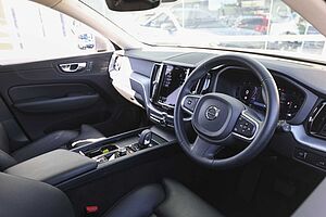 Volvo  XC60 Momentum, B5 mild hybrid