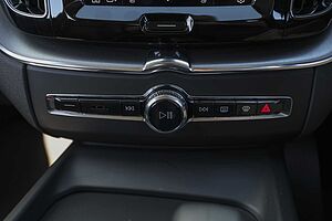Volvo  XC60 Momentum, B5 mild hybrid