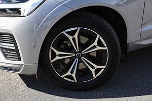 Volvo  XC60 Momentum, B5 mild hybrid