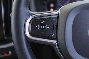 Volvo  XC60 Momentum, B5 mild hybrid
