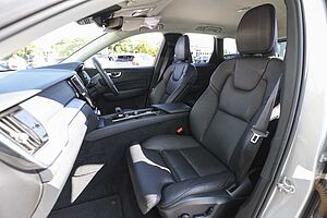 Volvo  XC60 Momentum, B5 mild hybrid