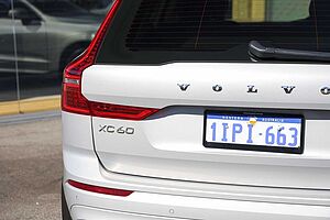 Volvo  XC60 Momentum, B5 mild hybrid