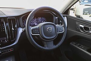 Volvo  XC60 Momentum, B5 mild hybrid