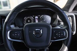 Volvo  XC40 T5 R-Design AWD