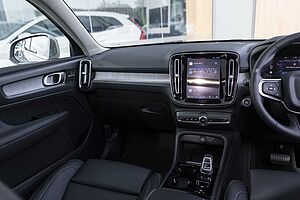 Volvo  XC40 Ultra, B4 AWD Mild hybrid, Petrol, Bright
