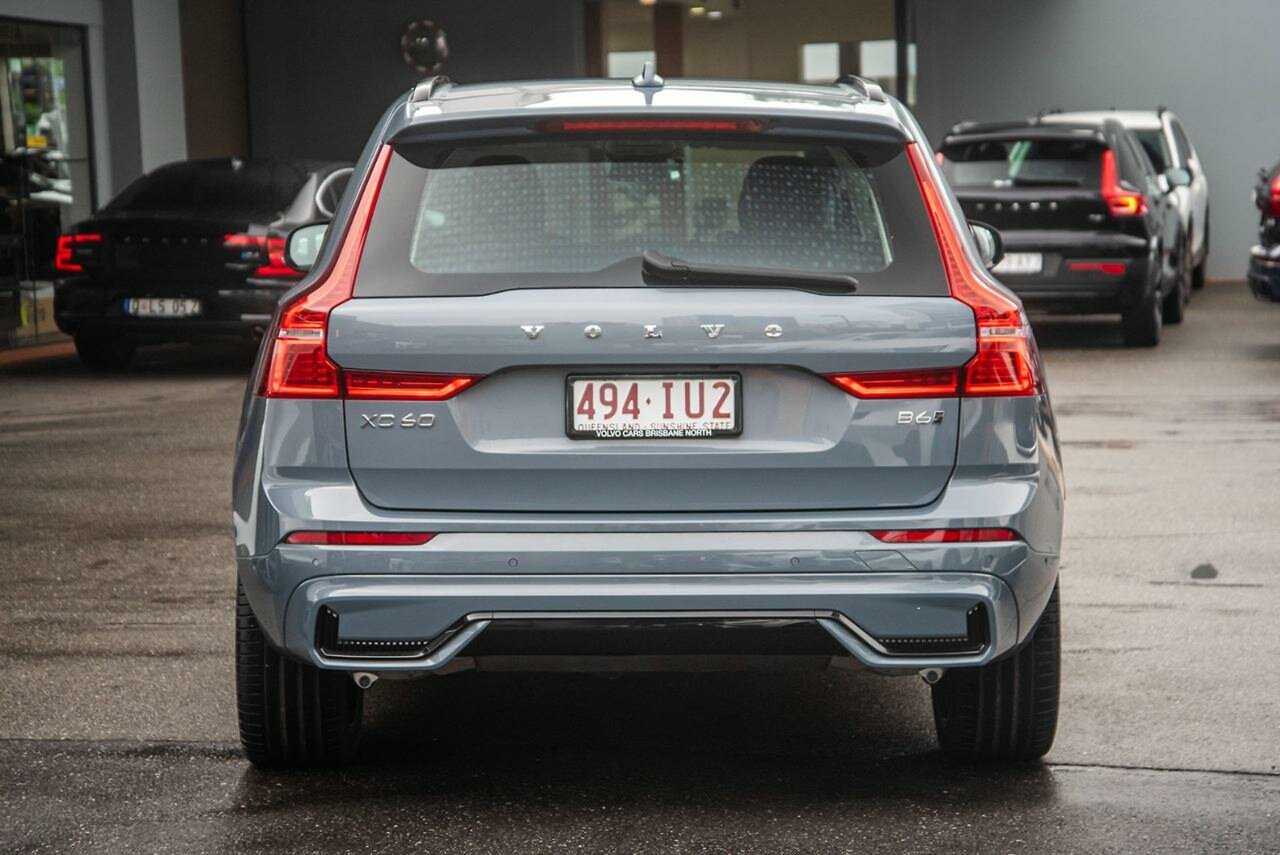 Volvo  UZ MY23 Ultimate B6 AWD Dark