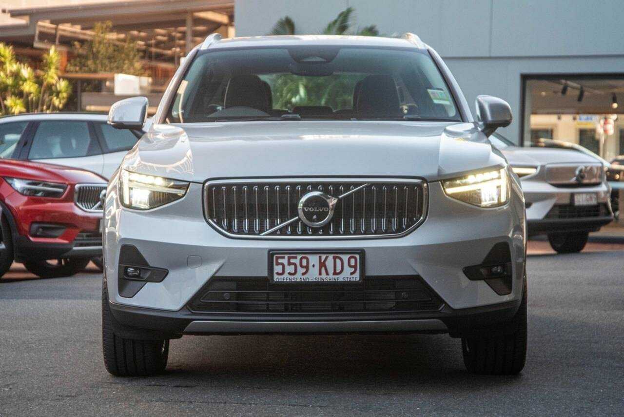 Volvo  XZ MY23 Ultimate B4 AWD Bright