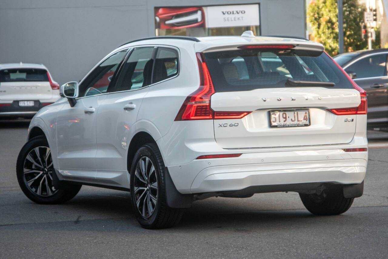 Volvo  XC60 Plus, B5 Mild Hybrid, Petrol