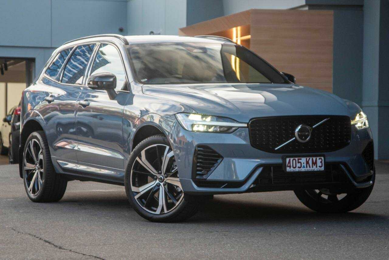 Volvo  XC60 Recharge Ultimate, T8 AWD Plug-in hybrid, Electric/Petrol, Dark