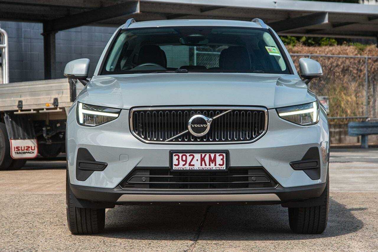 Volvo  XC40 Plus, B4 Mild hybrid, Petrol