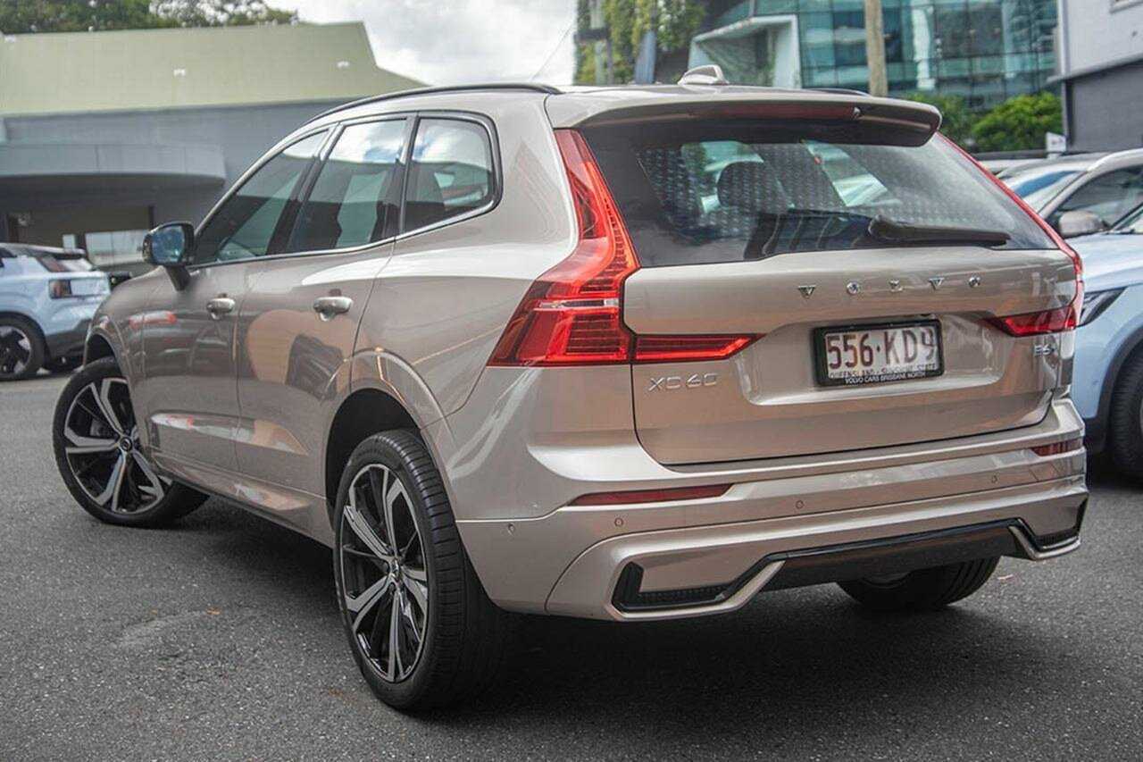 Volvo  XC60 Ultimate, B6 AWD mild hybrid, Petrol, Dark