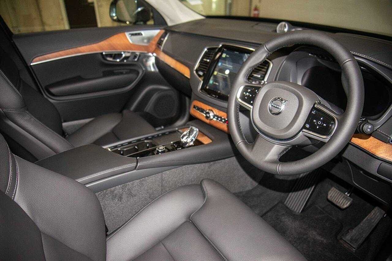 Volvo  XC90 Ultimate, B5 AWD Mild hybrid, Petrol, Bright, 7 Seats