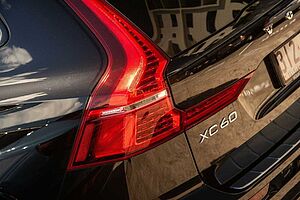 Volvo  XC60 Ultimate, B6 Mild Hybrid, Petrol, Dark