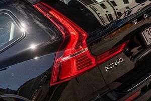 Volvo  XC60 Ultimate, B6 Mild Hybrid, Petrol, Dark