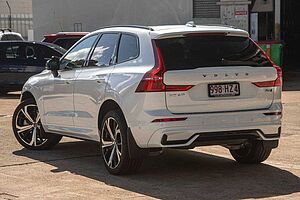 Volvo  XC60 Ultimate, B6 Mild Hybrid, Petrol, Dark