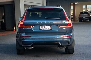 Volvo  XC60 Recharge Ultimate, T8 Plug-In Hybrid, Electric/Petrol, Dark