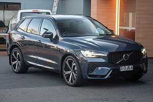 Volvo  XC60 Recharge Ultimate, T8 Plug-In Hybrid, Electric/Petrol, Dark