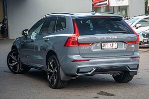 Volvo  XC60 Recharge Ultimate, T8 AWD Plug-in hybrid, Electric/Petrol, Dark