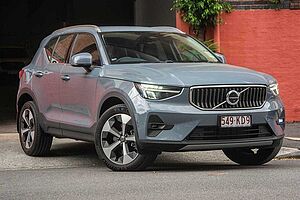 Volvo  XC40 Ultimate, B4 Mild Hybrid, Petrol, Bright